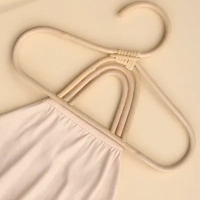 Baby Nursery Wardrobe - Rotan Babyhanger Lichtgewicht maar Sterk Kinderkledinghanger